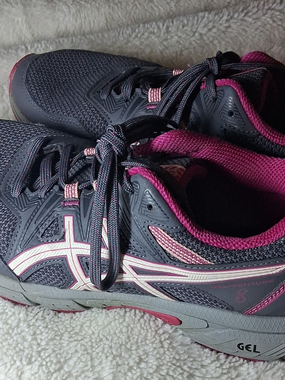 ASICS Women's Gel-Venture 8.5 Running Shoes - Black & Pink